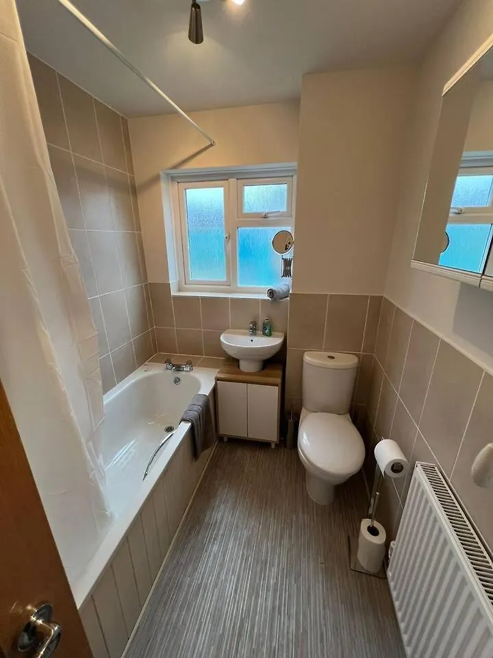 Apartment Spacious Sea View 2 Bedroom Sleeps 6-Free Parking Bournemouth